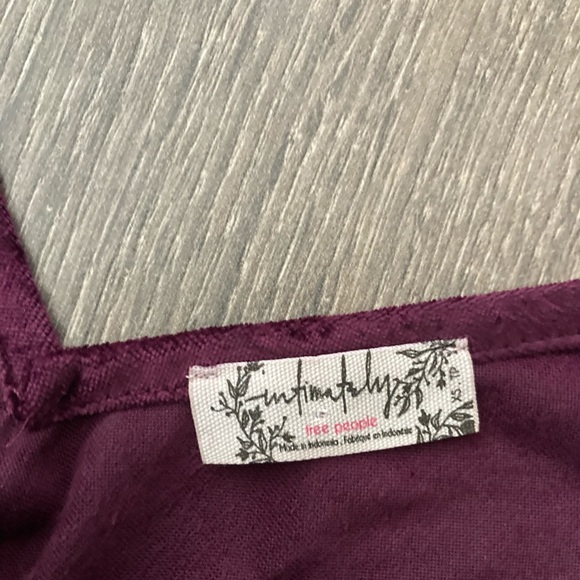 Front tie purple velvet crop top - Picture 2 of 2